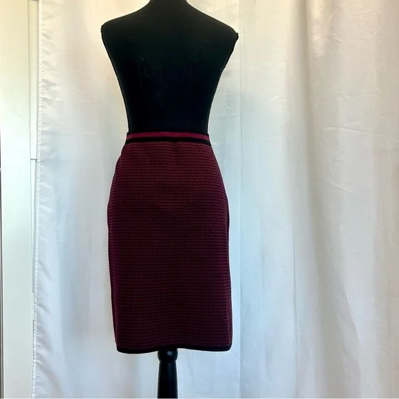 KARL Lagerfeld red Burgundy black geometric print knit pencil skirt Sz M NWT - Picture 3 of 11